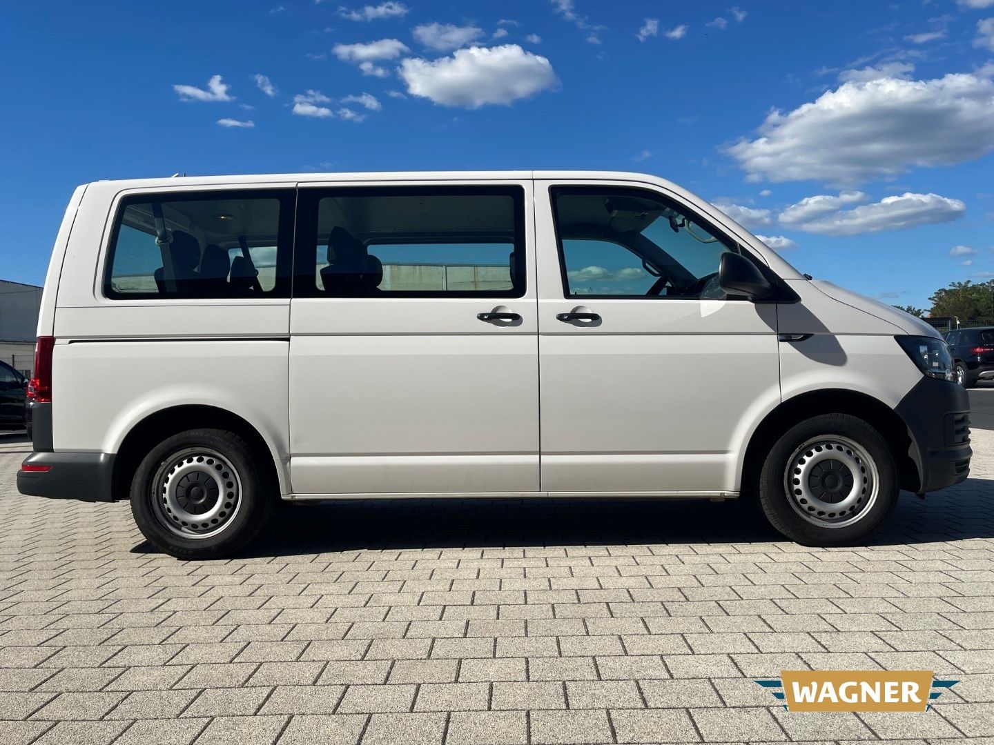 Fahrzeugabbildung Volkswagen T6 Caravelle Kombi EcoProfi 2.0 TDI 9 Sitzer