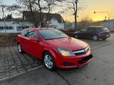 Opel Astra GTC 1.9 CDTI 74kW GTC Neue Tüv  - Opel Astra aus 2006 mit Diesel-Antrieb: Limousine