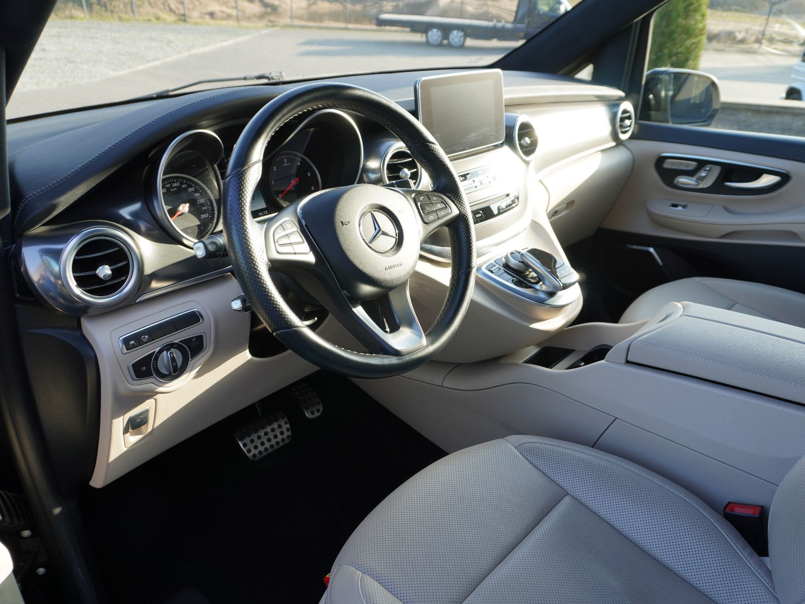 Fahrzeugabbildung Mercedes-Benz V 250 d EXCLUSIVE EDITION