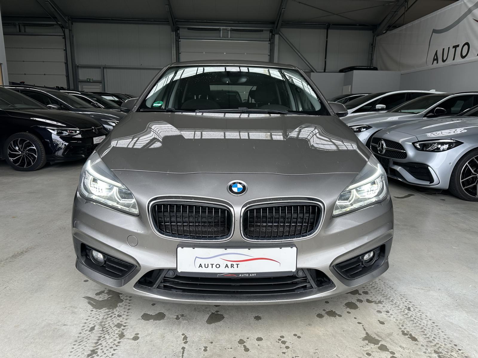 BMW 220 Active Tourer d Advantage Navi LED SHZ