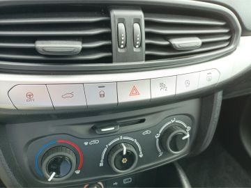 Fiat Tipo Pop 1.4 16V LM-FELGEN KLIMA  AHK PARKTRONIK