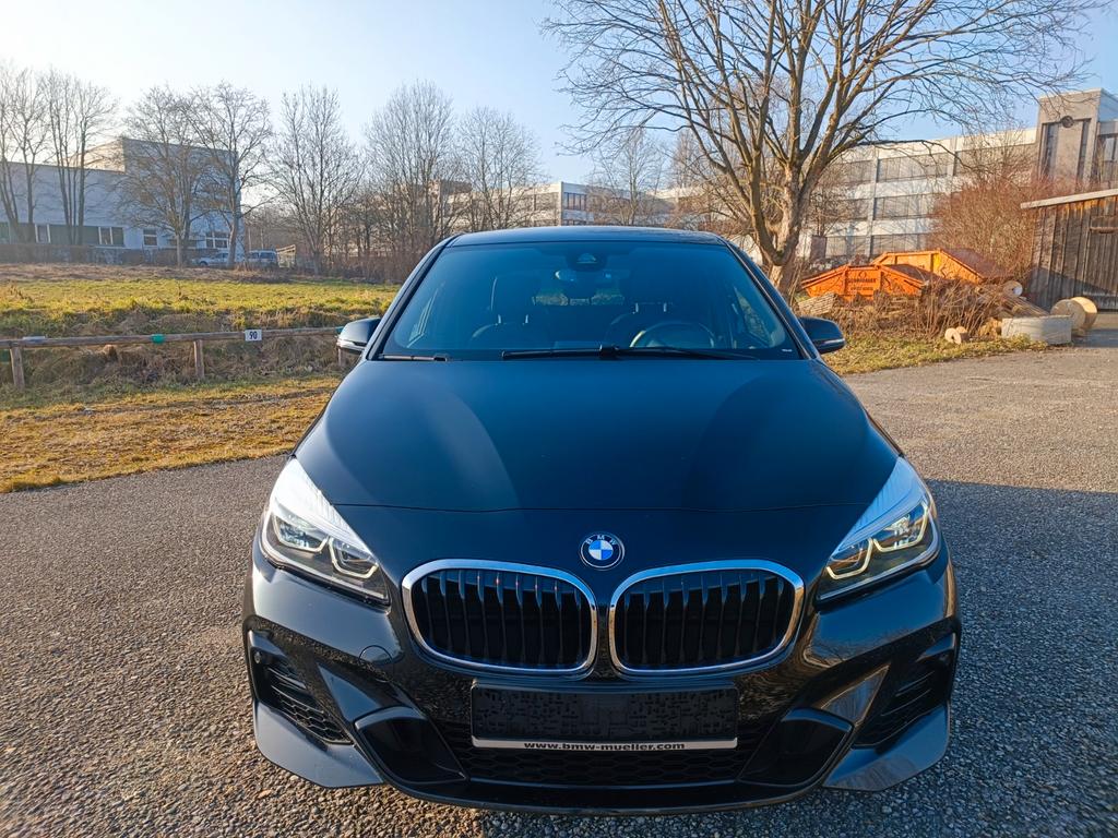 BMW 225