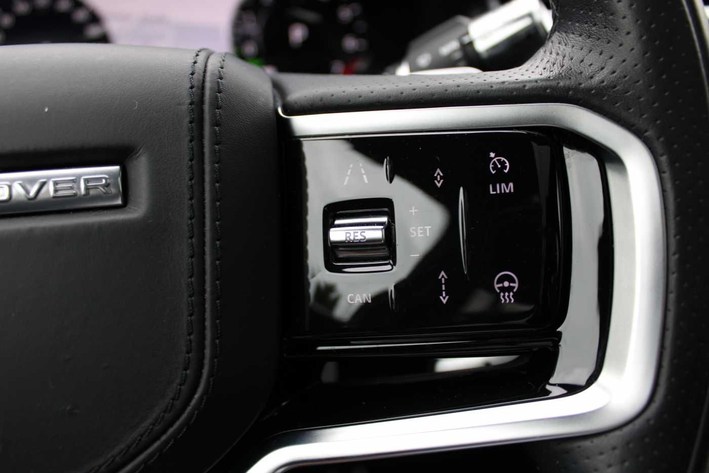 Fahrzeugabbildung Land Rover Range Rover Velar Hybrid P400e R-Dynamic S