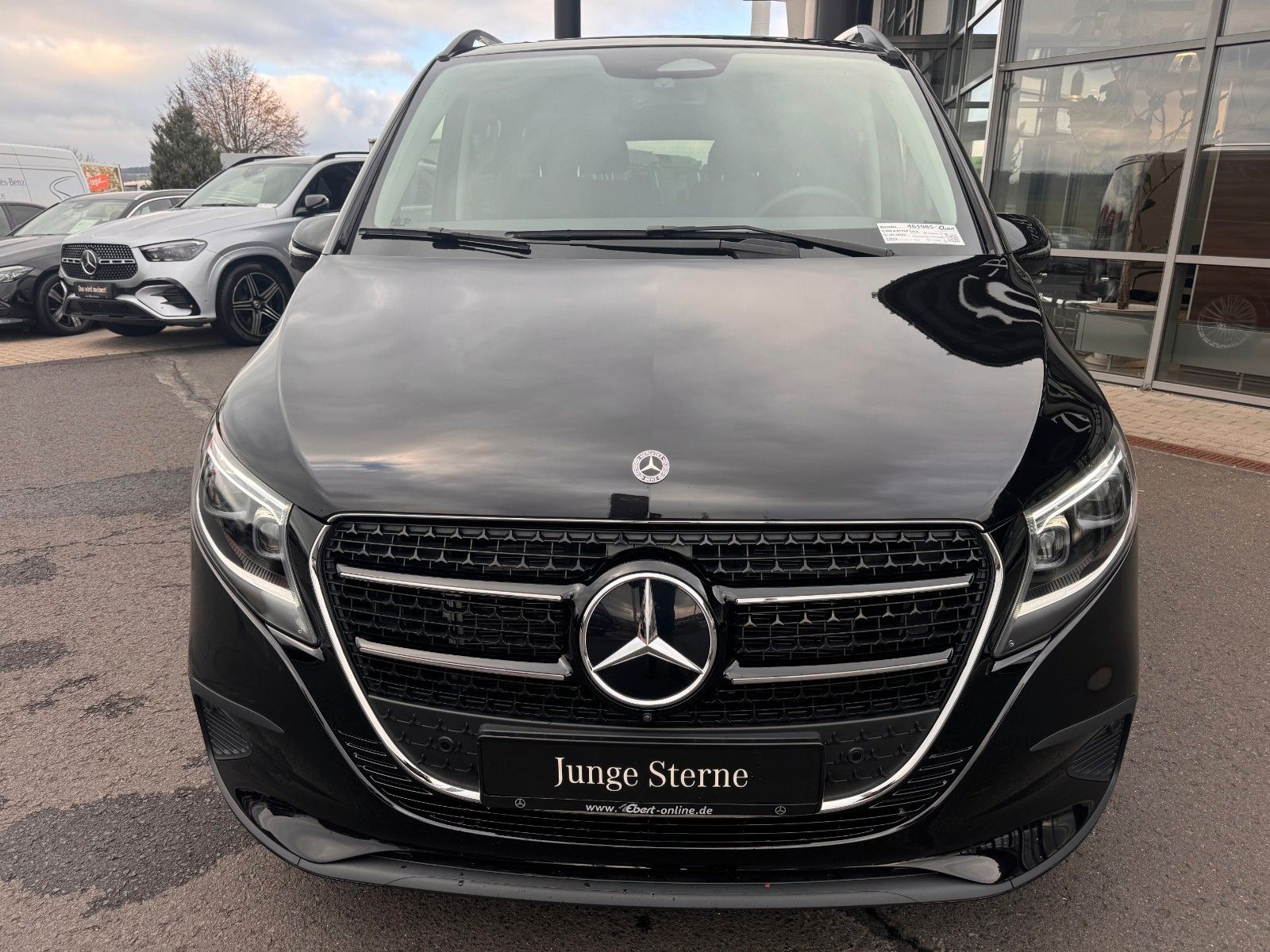 Fahrzeugabbildung Mercedes-Benz V 250 d STYLE el.Tür AHK2,5 DISTRONIC 360Kamera