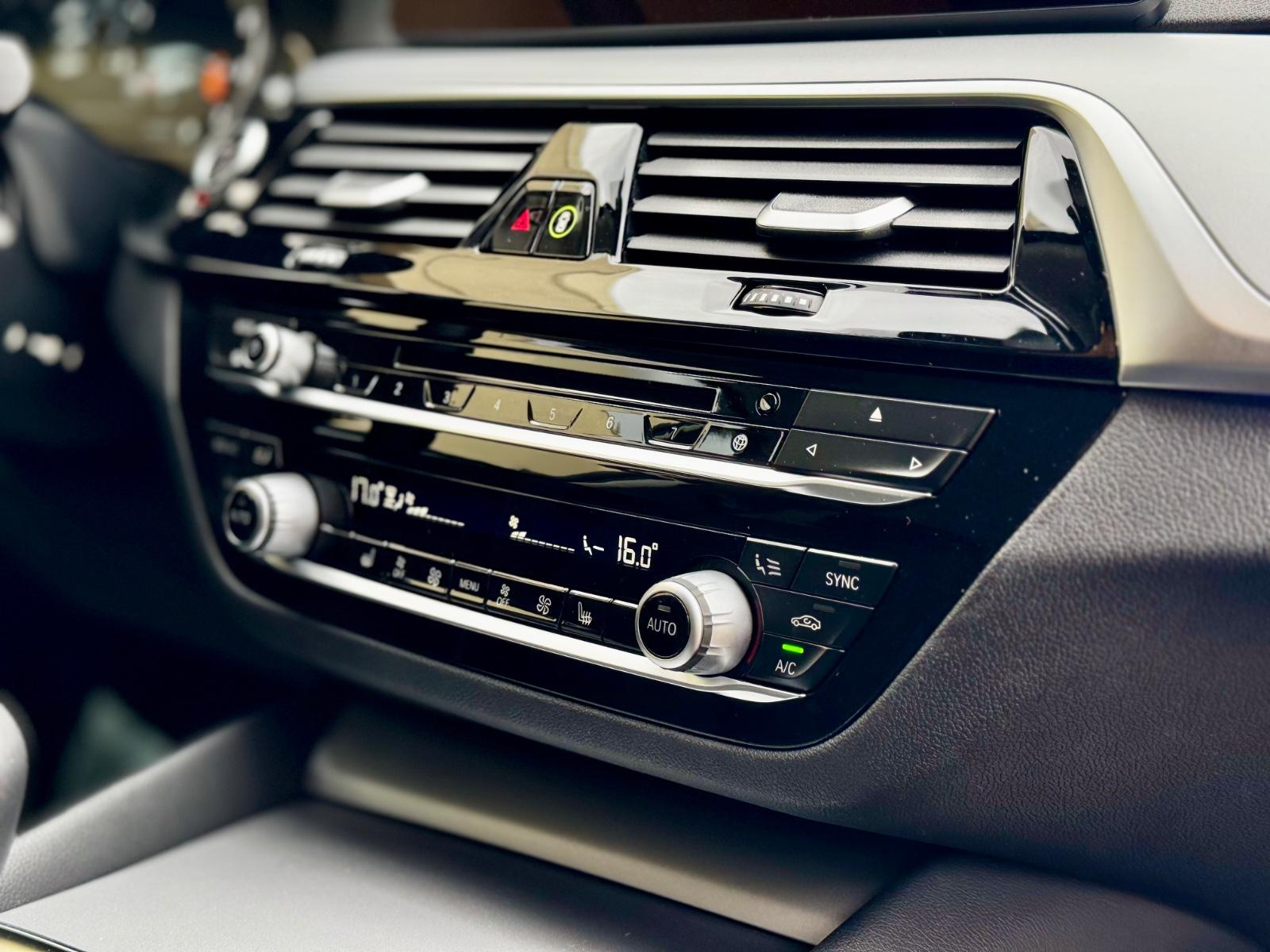 BMW 520i Touring/Automatik/AHK/Hi-Fi/Gepflegt