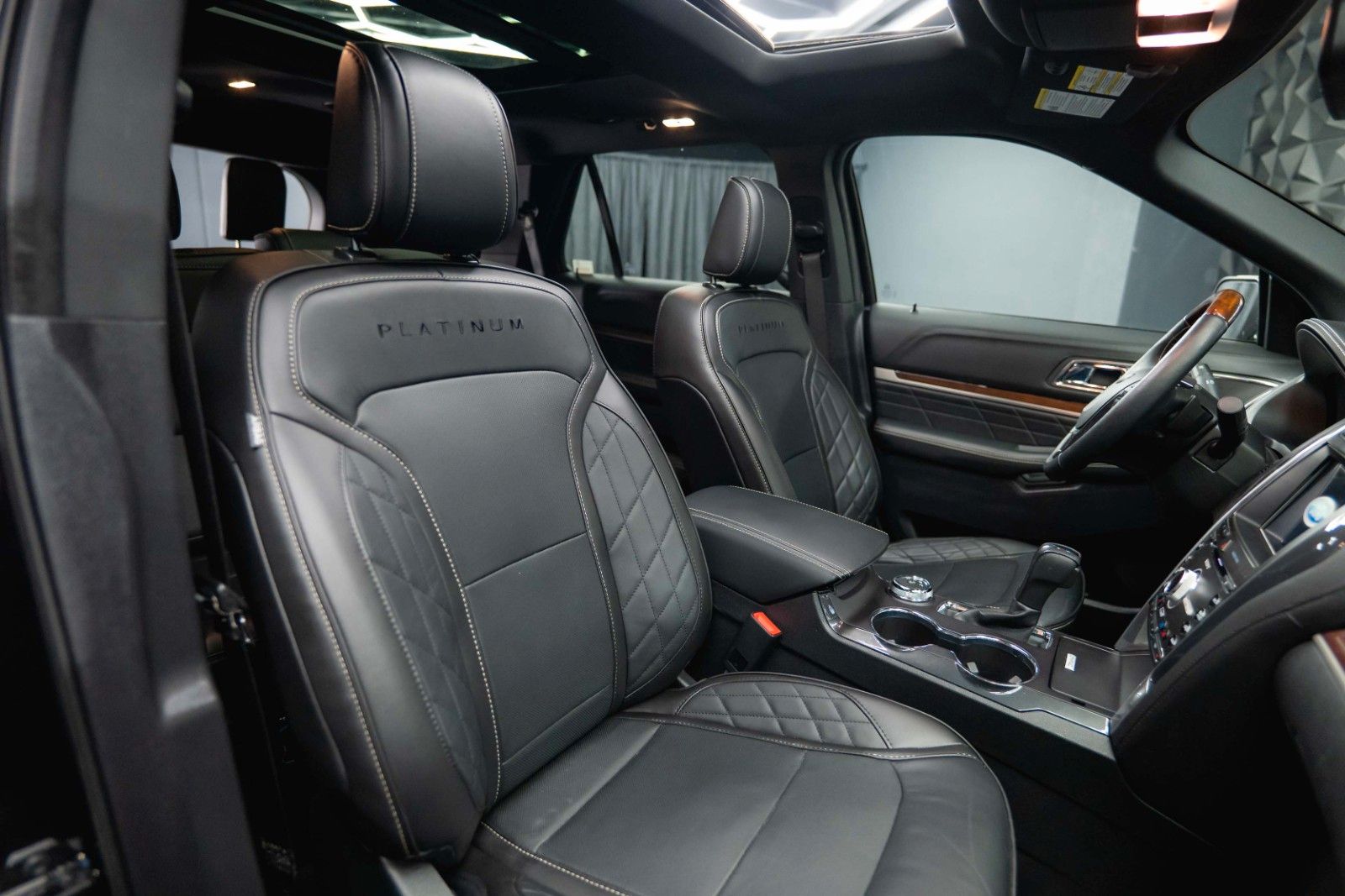 Fahrzeugabbildung Ford Explorer 3.5 V6 4x4 PLATINUM Twin-Turbo EcoBoost