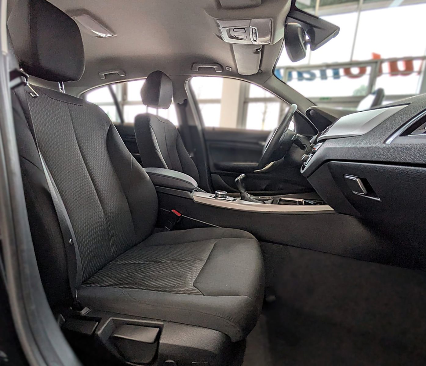 Fahrzeugabbildung BMW 116d 5 Trg KLIMAAUT NAVI SITZHZG PDC 1.HAND ALU