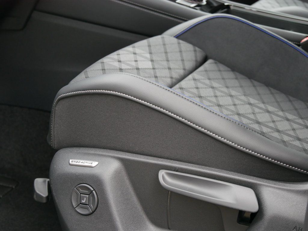 Fahrzeugabbildung Volkswagen Tiguan 2.0 TDI R-Line AHK Matrix Kamera AppConne