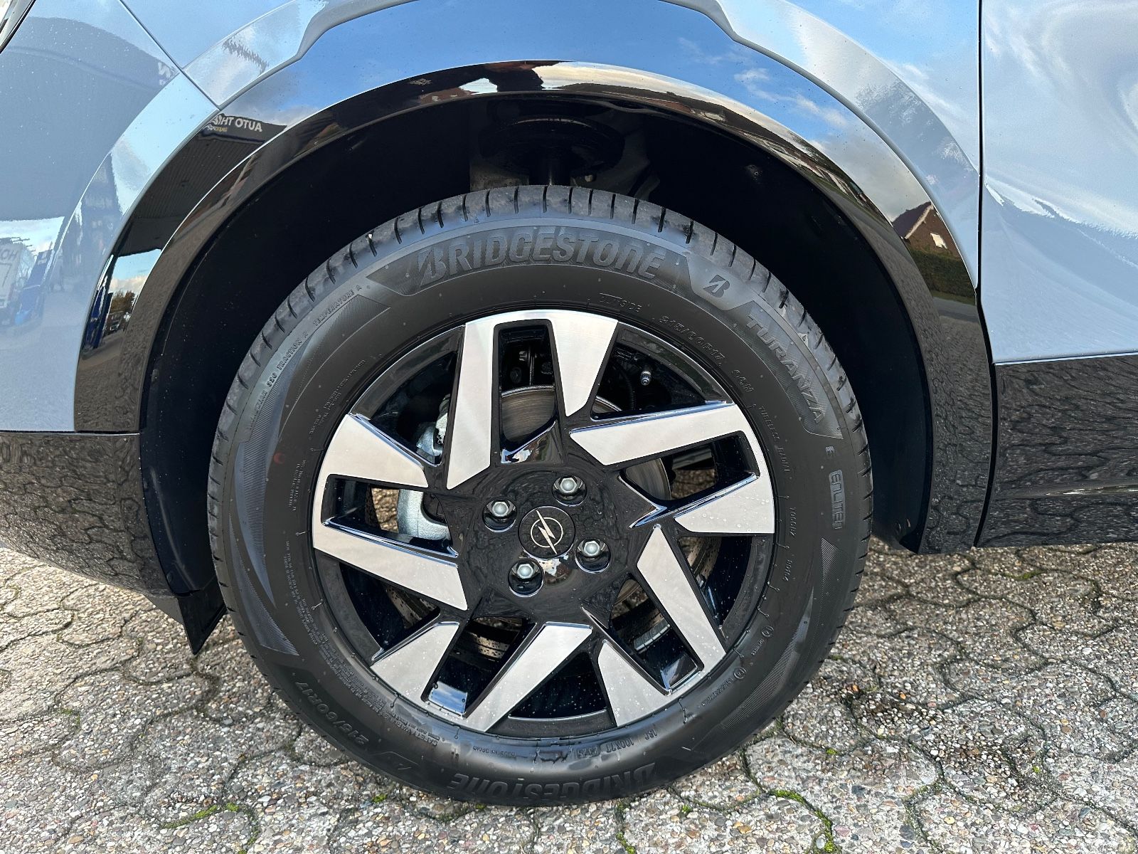 Fahrzeugabbildung Opel Mokka GS 1.2 Turbo Autom. LED/Kamera/Carplay/17"