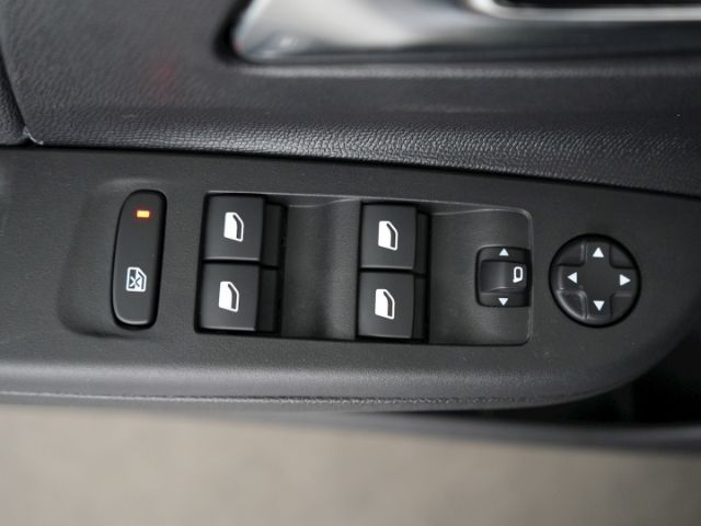 Corsa F ELEGANCE+LED LICHT+NAVI+RÜCKFAHRKAMERA+S