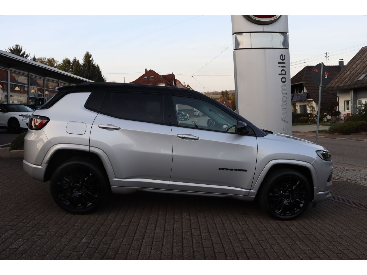 Jeep Compass S 1.3 PHEV 4Xe PANO NAVI LEDER TECHNO WI imagem 2