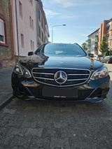 Mercedes-Benz E 350 - schwarze Mercedes-Benz 350