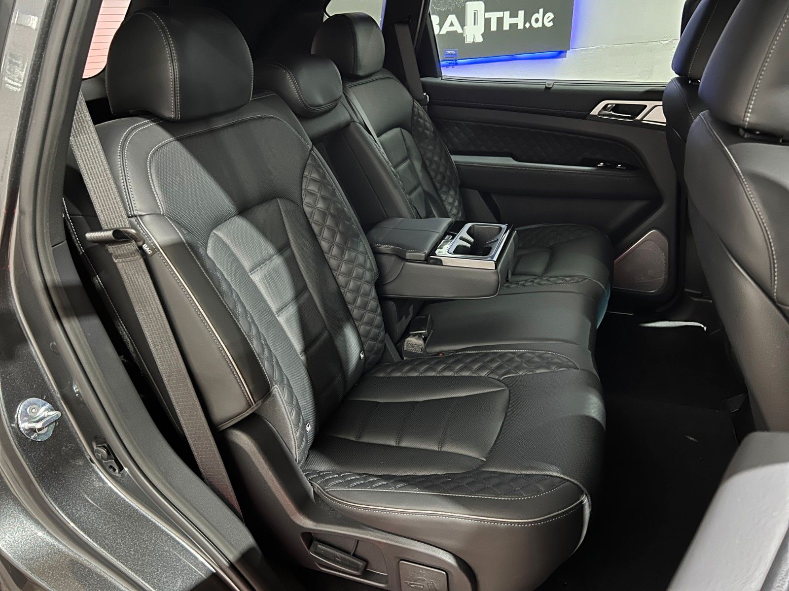 Fahrzeugabbildung Ssangyong REXTON Sapphire*AHK*360°*Sidesteps*Standheizung*