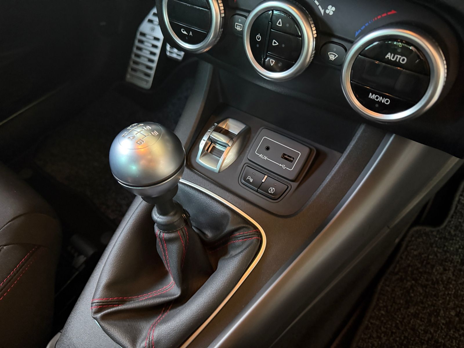 Fahrzeugabbildung Alfa Romeo Giulietta Sport KLIMA NAV SHZ