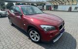 BMW X1 xDrive - BMW X1: Rot