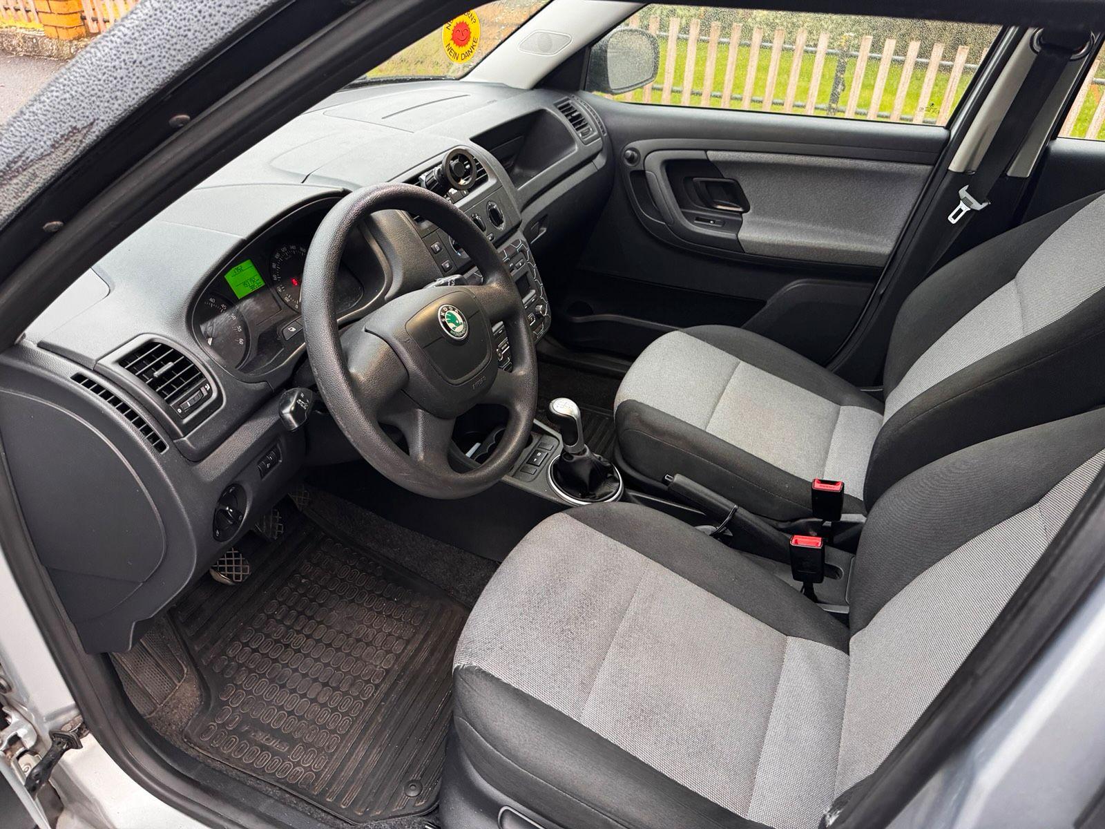 Skoda Fabia 2011 — photo 8