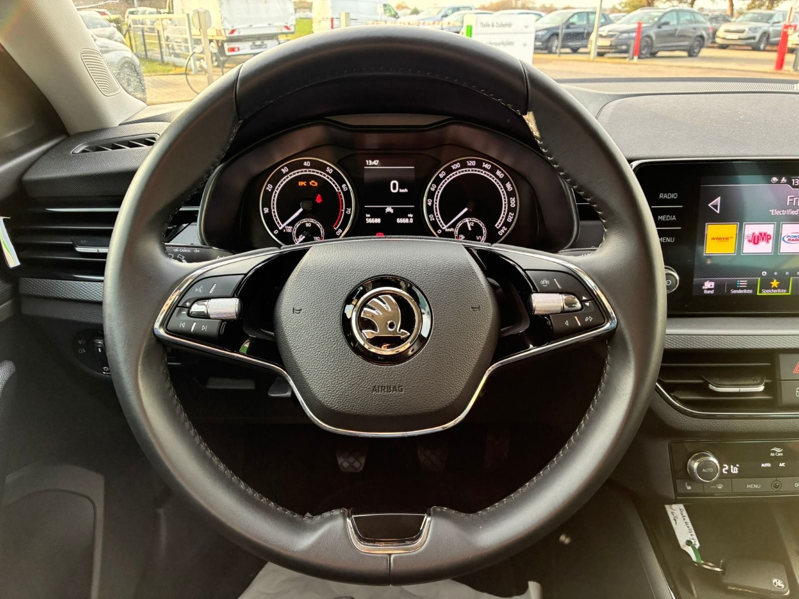 Fahrzeugabbildung SKODA Scala 110PS 6-Gang*LED*PDC*SmartLink