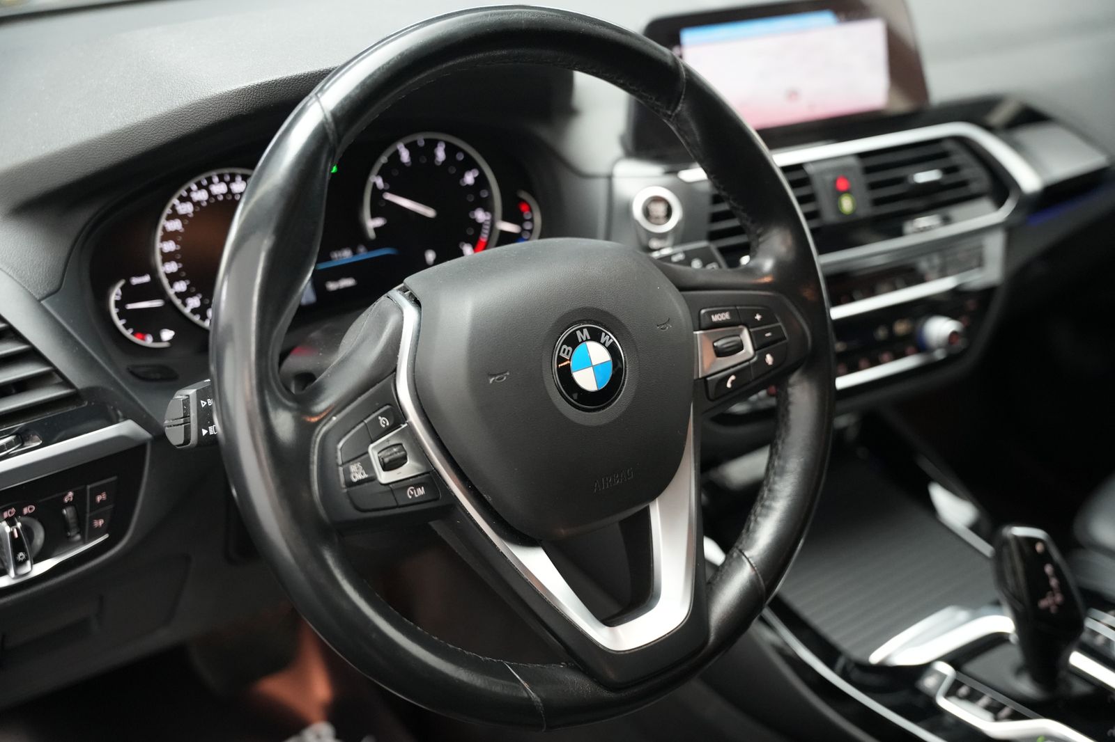 Fahrzeugabbildung BMW X3 xDrive 20 d xLine *Shadow-Line*LED*Leder*SHZ