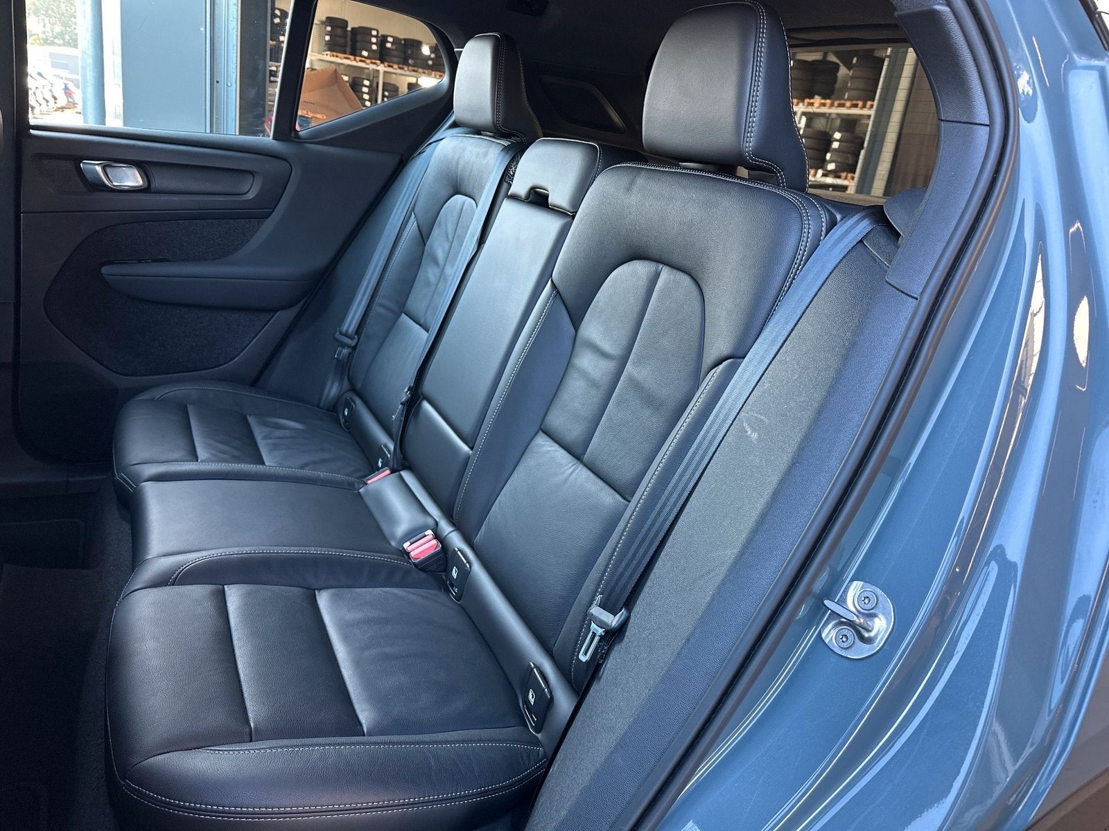 Fahrzeugabbildung Volvo XC40 T5 Recharge DKG R Design NAV+LED+PANO+AHK