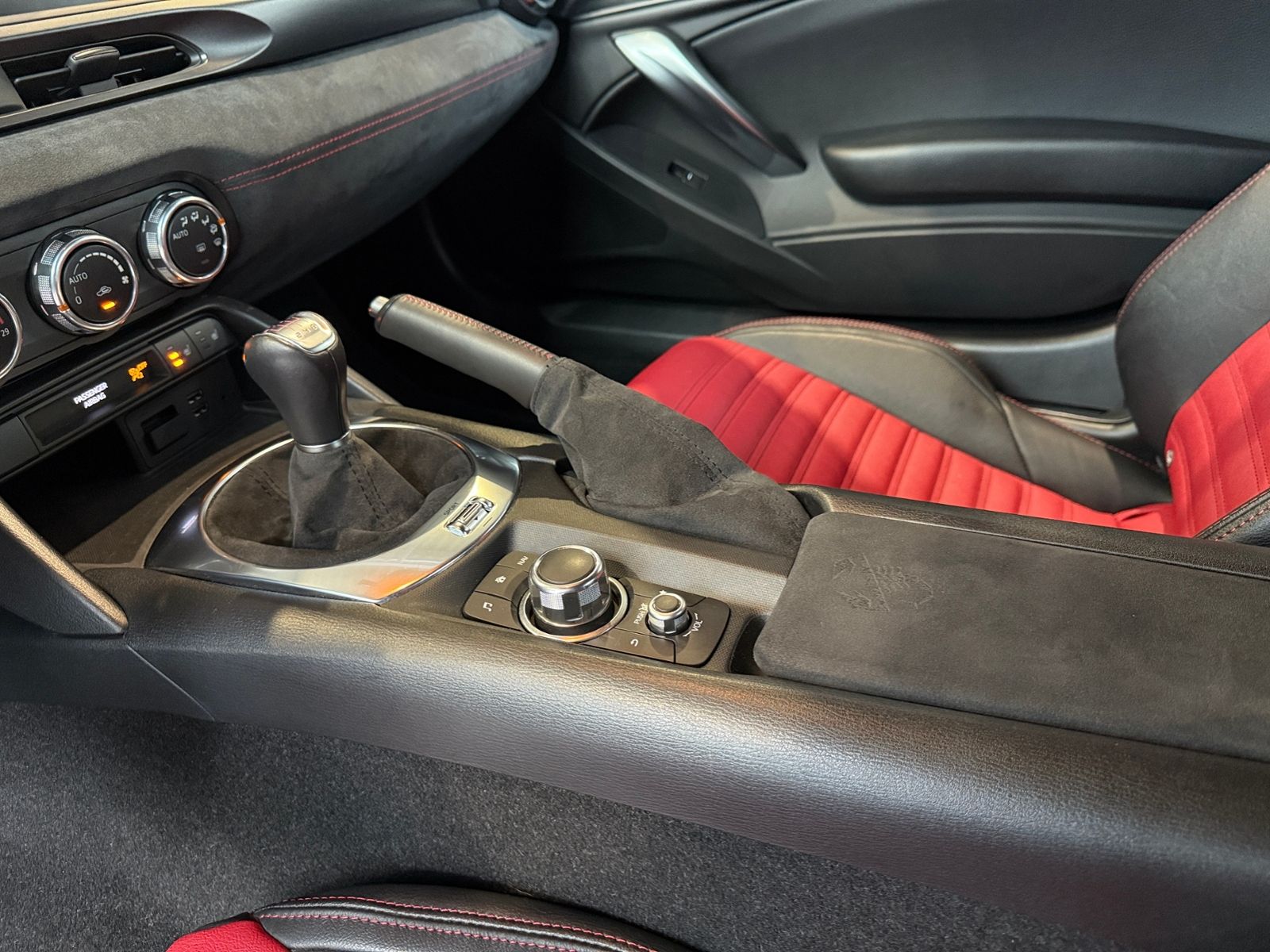 Fahrzeugabbildung Abarth 124 Spider 1.4 MultiAir Turbo Turis. HARDTOP