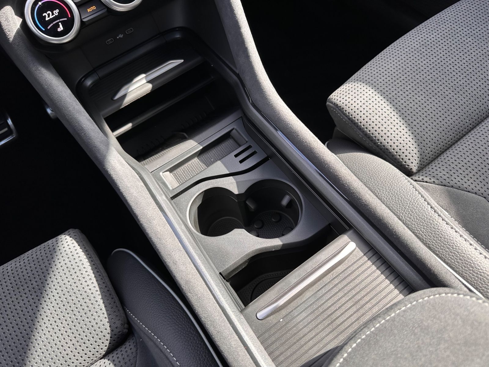 Fahrzeugabbildung SKODA Kodiaq 2.0 TDI 4x4 Sportline Matrix/AHK/Pano/7