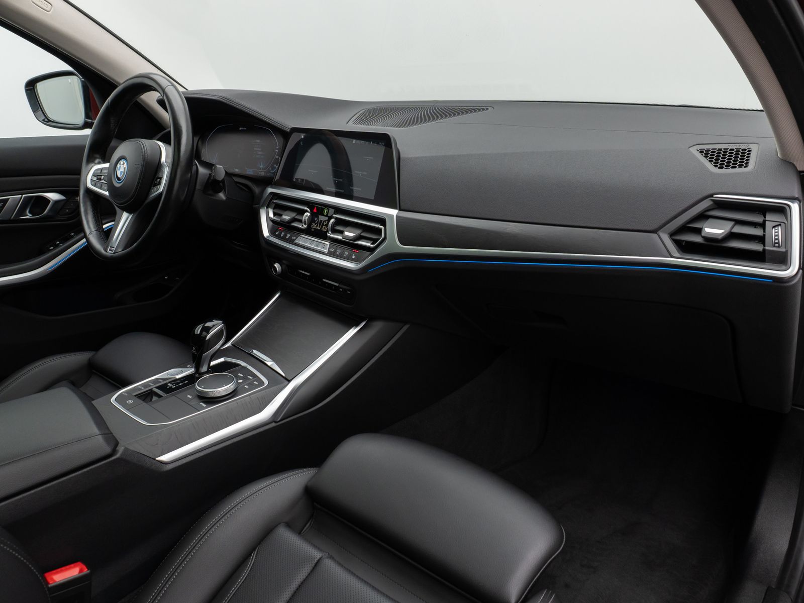 Fahrzeugabbildung BMW 320e Luxury Line Panorama Kamera DAB AHK Alarm