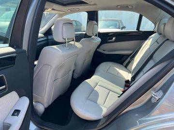 Mercedes E 200 - 11