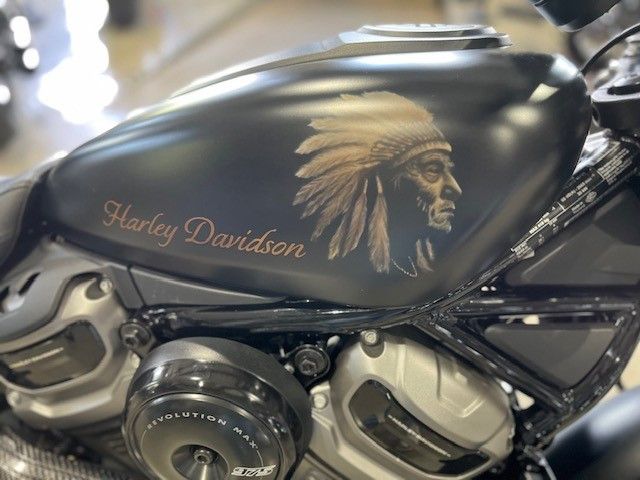 Fahrzeugabbildung Harley-Davidson RH975 S Nighster Spezial Umbau