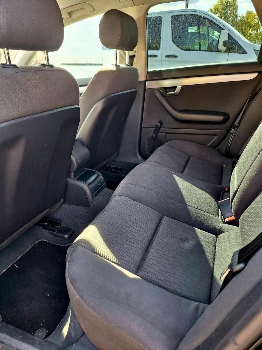 Audi A4 2005 — photo 12
