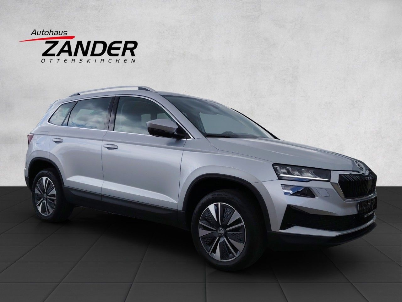 SKODA Karoq Selection Style TSI DSG – 5 Jahre Garantie - Bild 9