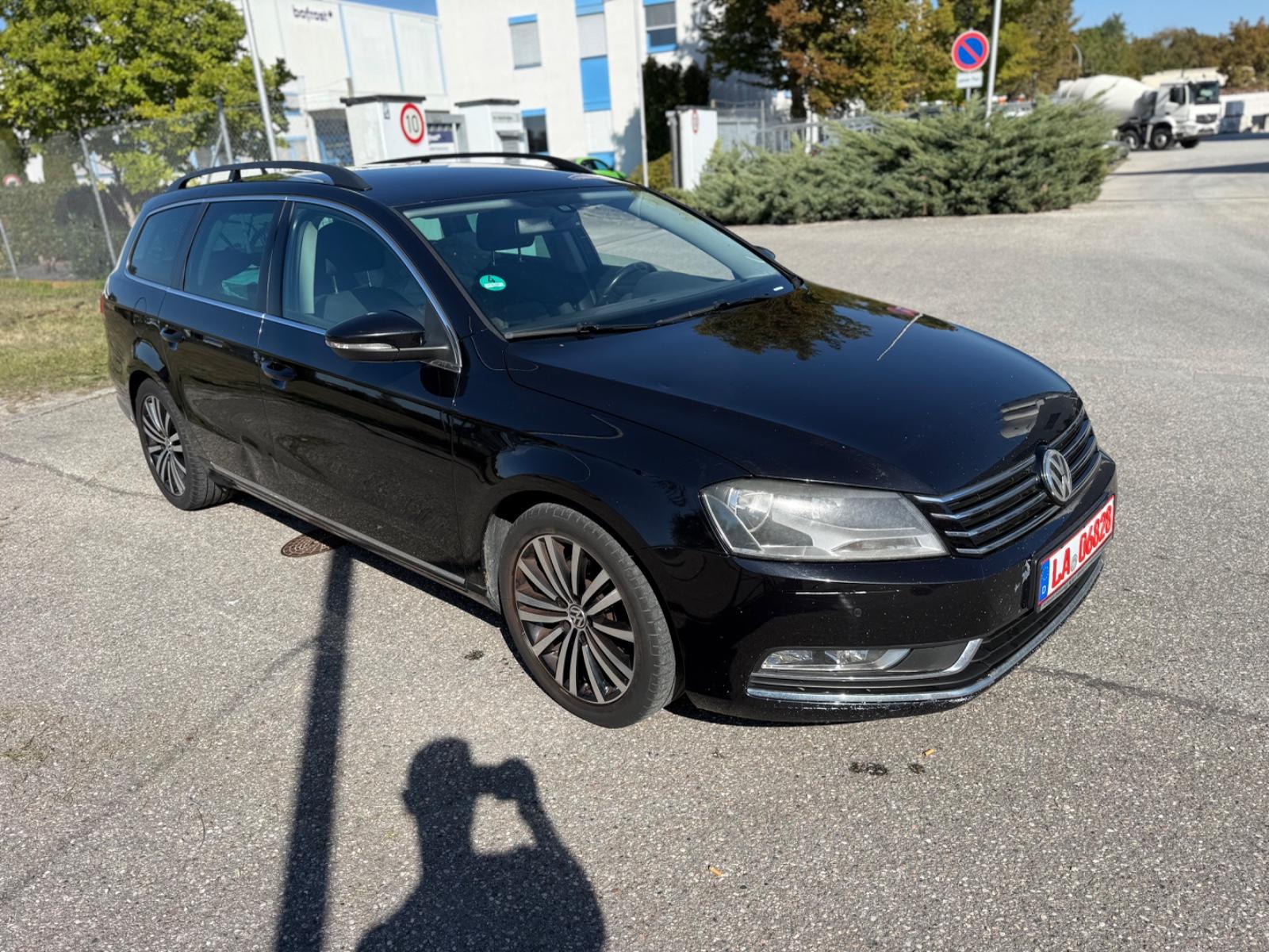 Volkswagen Passat 2011 — салон