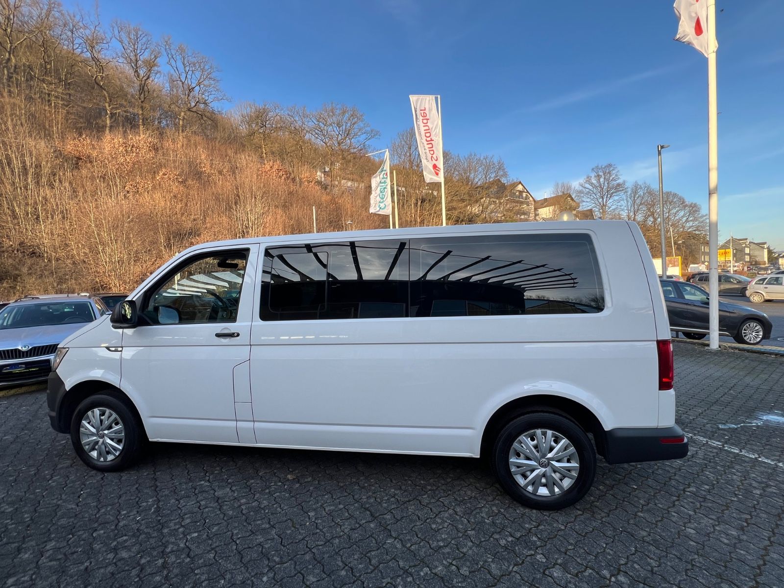 Fahrzeugabbildung Volkswagen T6 Caravelle 2.0 TDI 150PS DSG *1.HAND*