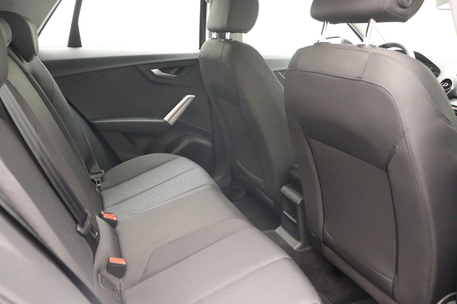 Fahrzeugabbildung Audi Q2 30 TFS Navi Kamera LED ACC