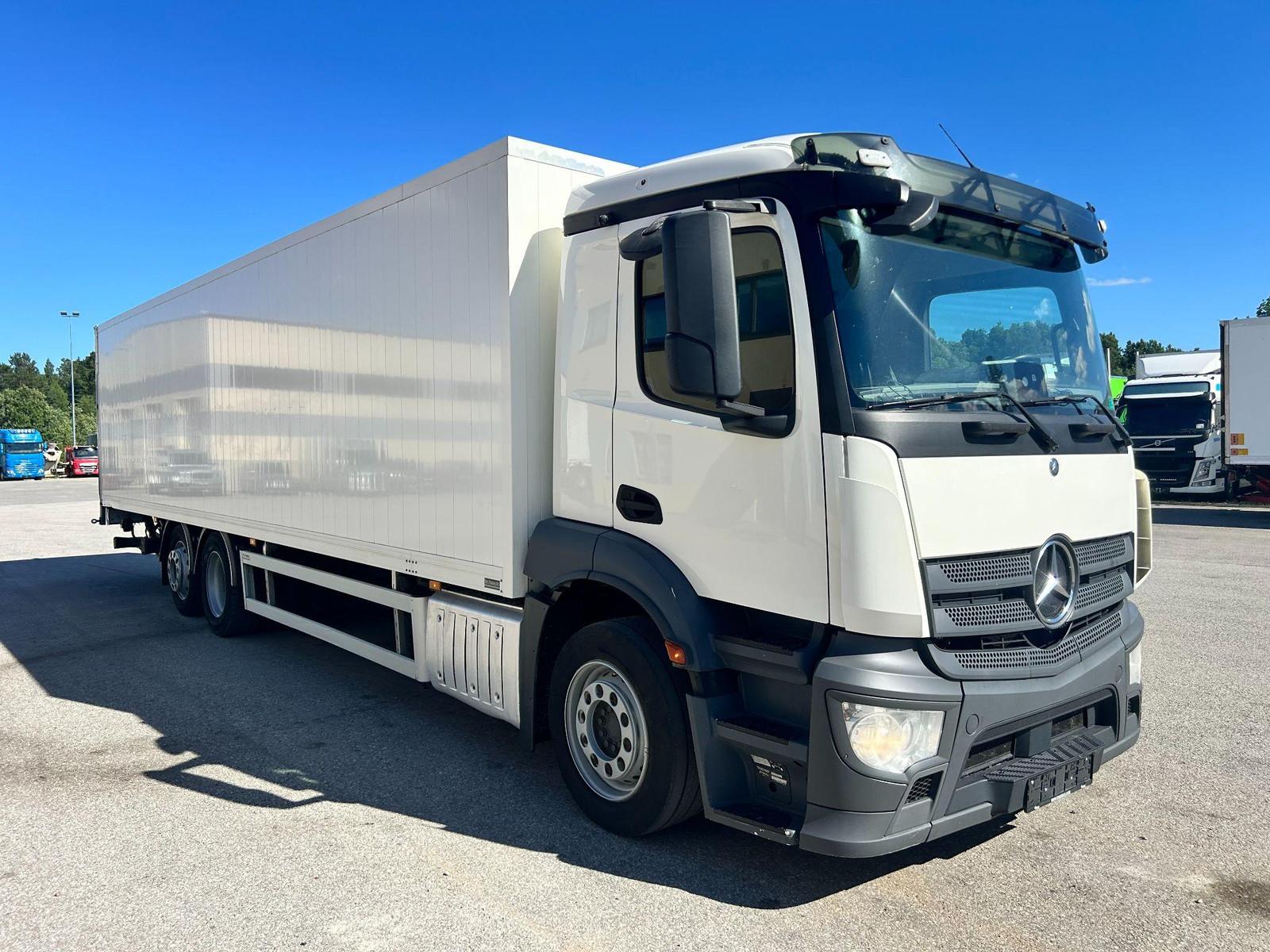 Mercedes-Benz ANTOS 2527 6X2*4 EURO6 BOX L-9700mm