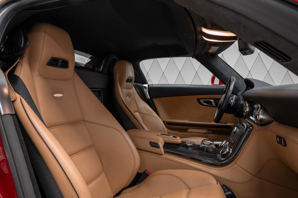 SLS AMG 6.2 V8 Roadster RED/BROWN CARBON - Bild 15