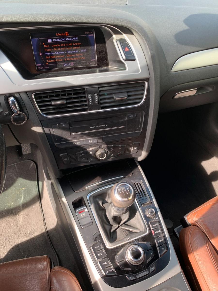 Audi A4 2009 — photo 12