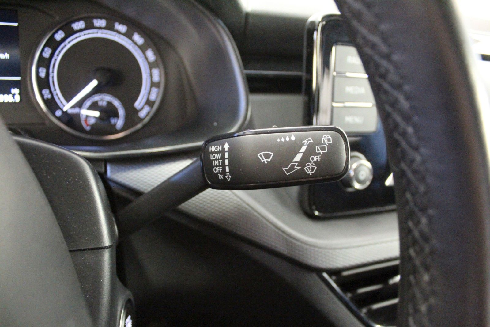 Fahrzeugabbildung SKODA Kamiq 1.0 TSI 85kW Ambition *Winterräder Alu*
