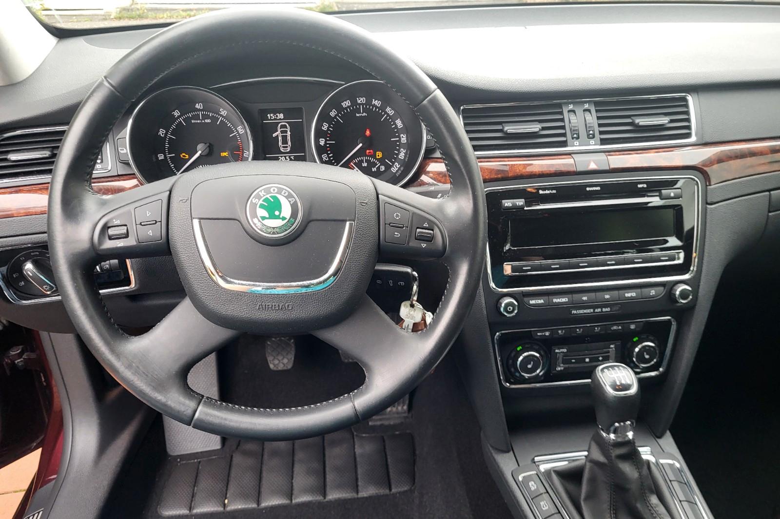 Skoda Superb 1.8 TSI Elegance, 60.000 km, Garagenwagen