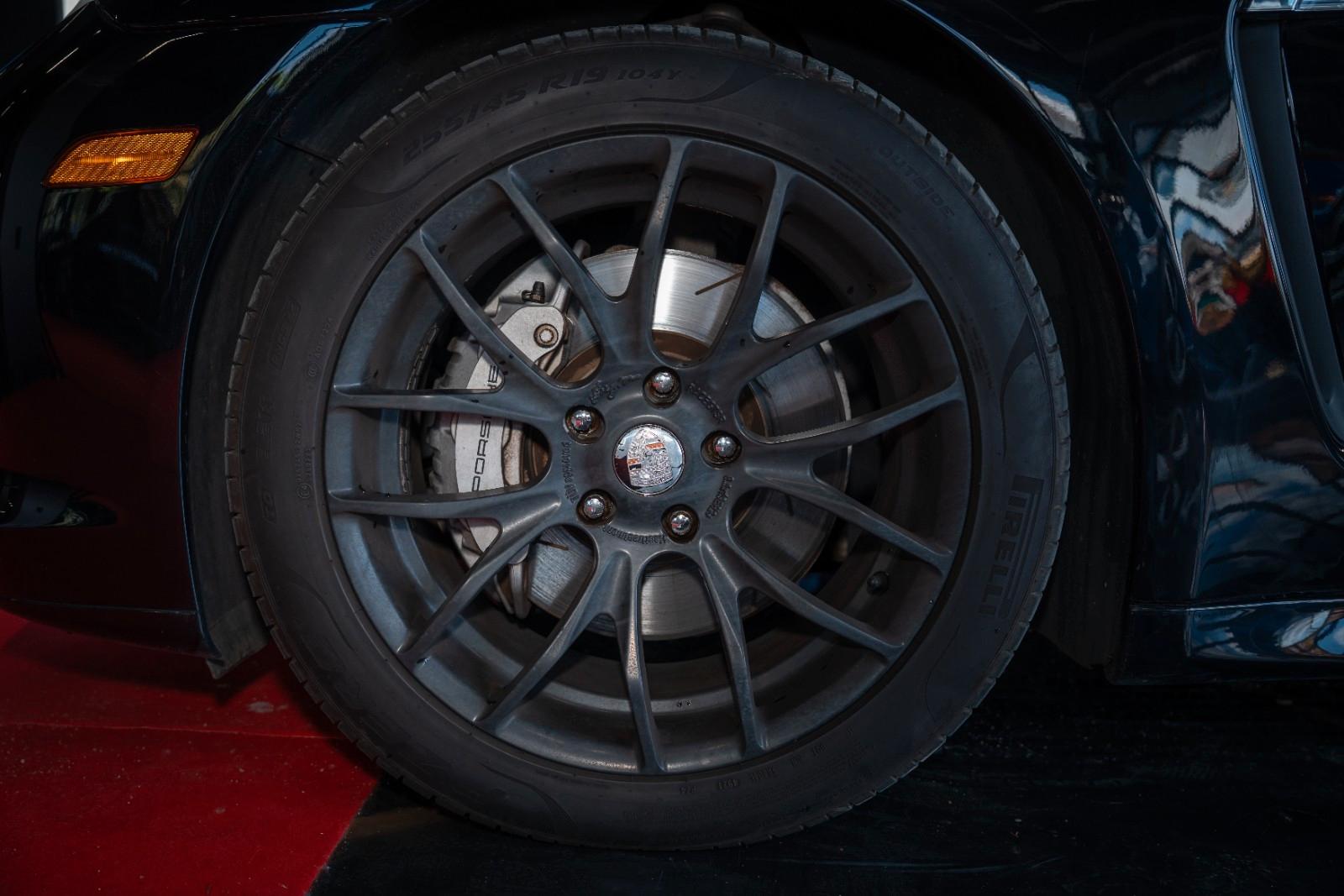 Porsche Panamera 4S 4.8 V8 | 400 ch | BVA | Cuir électrique à mémoire | Sièges chauffants avant/arrière | Toit ouvrant | Caméra de recul | Bi-xénon