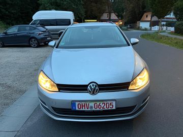 Volkswagen Golf - 2