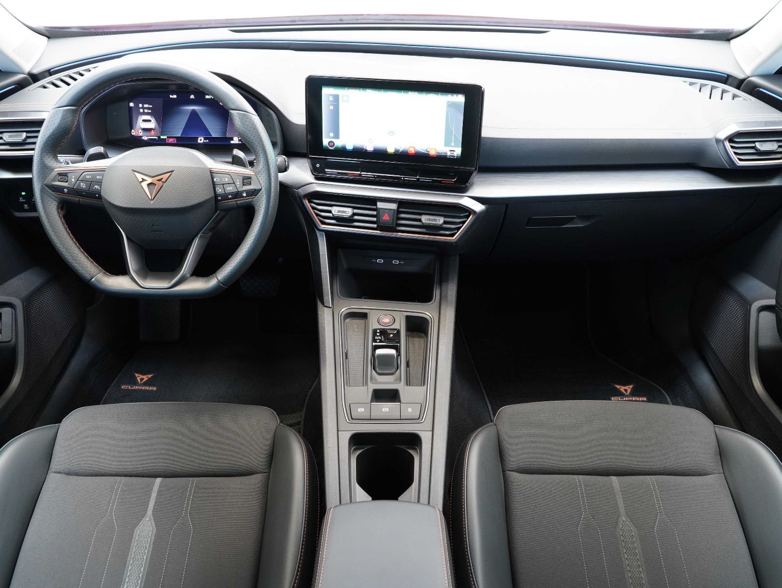 Fahrzeugabbildung CUPRA Formentor 1.4 TSI DSG e-HYBRID LED/ACC/CAM/AMBI