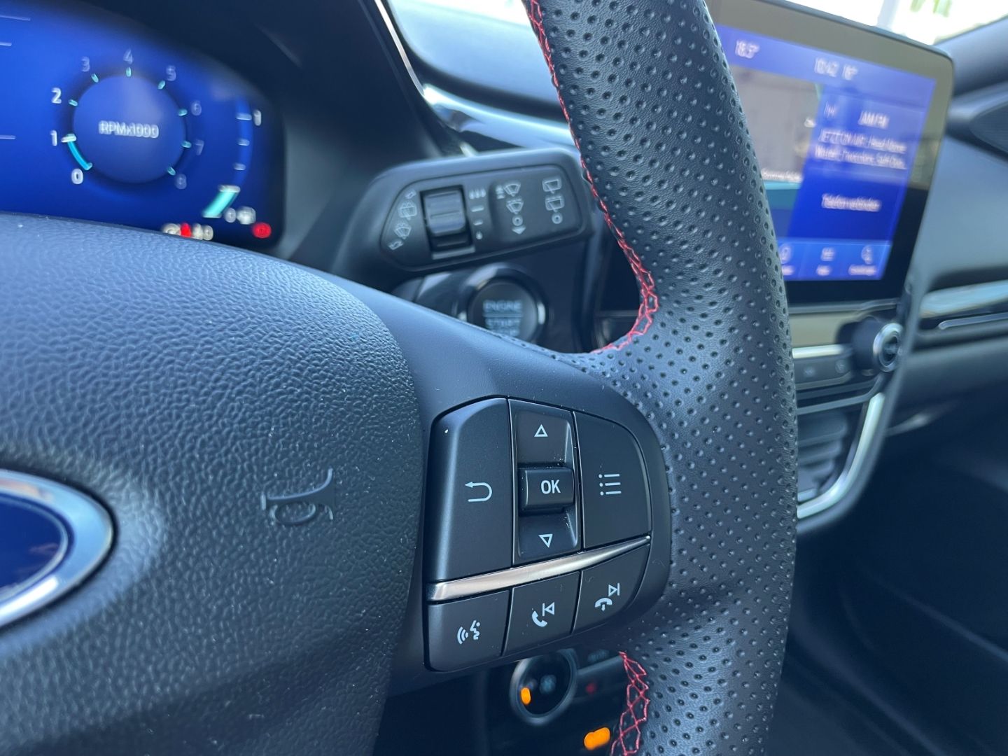 Fahrzeugabbildung Ford Puma ST-Line MHEV VerkehrszeichenERK Navi DAB