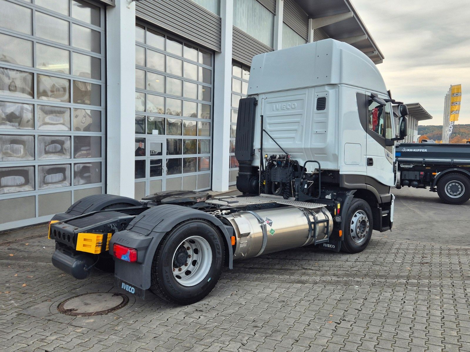 Fahrzeugabbildung Iveco Stralis 460NP LNG 4x2 3 Stück