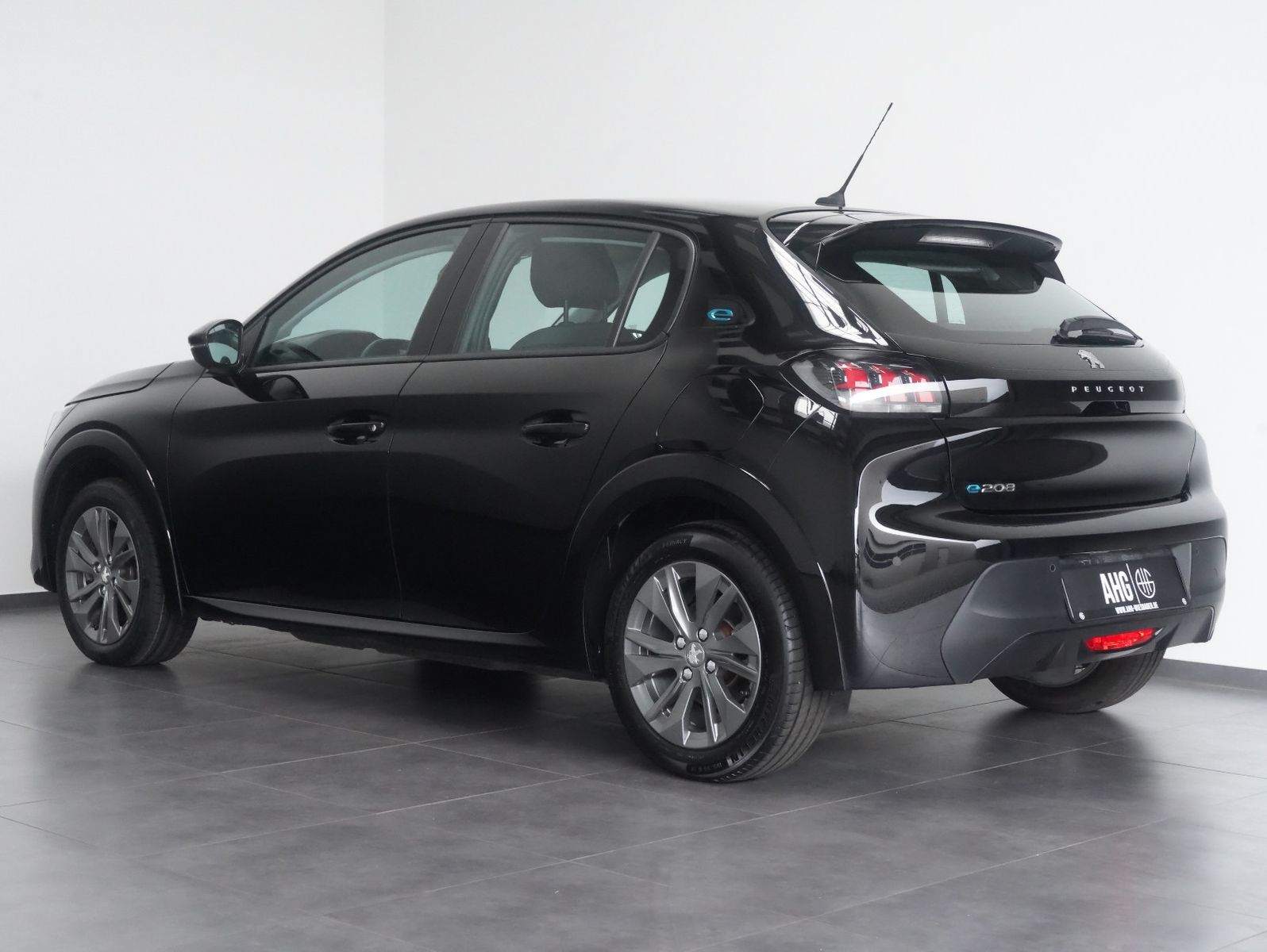 Fahrzeugabbildung Peugeot e- 208 136 Active Pack 50KWH/WÄRMEPUMPE/LED/SOH