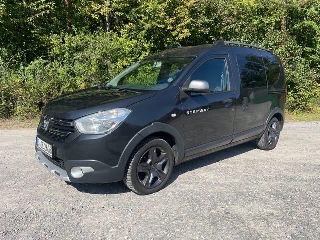 Dacia Dokker TCe 115 Stepway Celebration Stepway C...