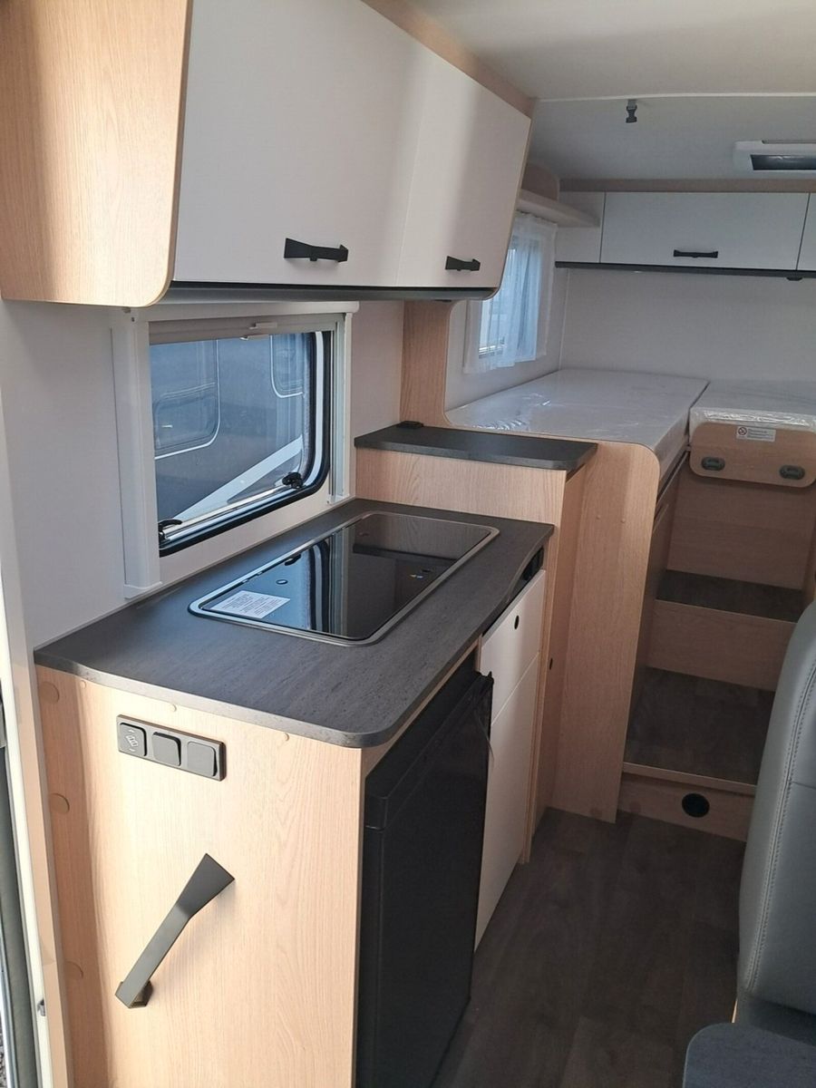 Fahrzeugabbildung Sunlight Adventure V 66 Automatik, Dörr Edition, TV