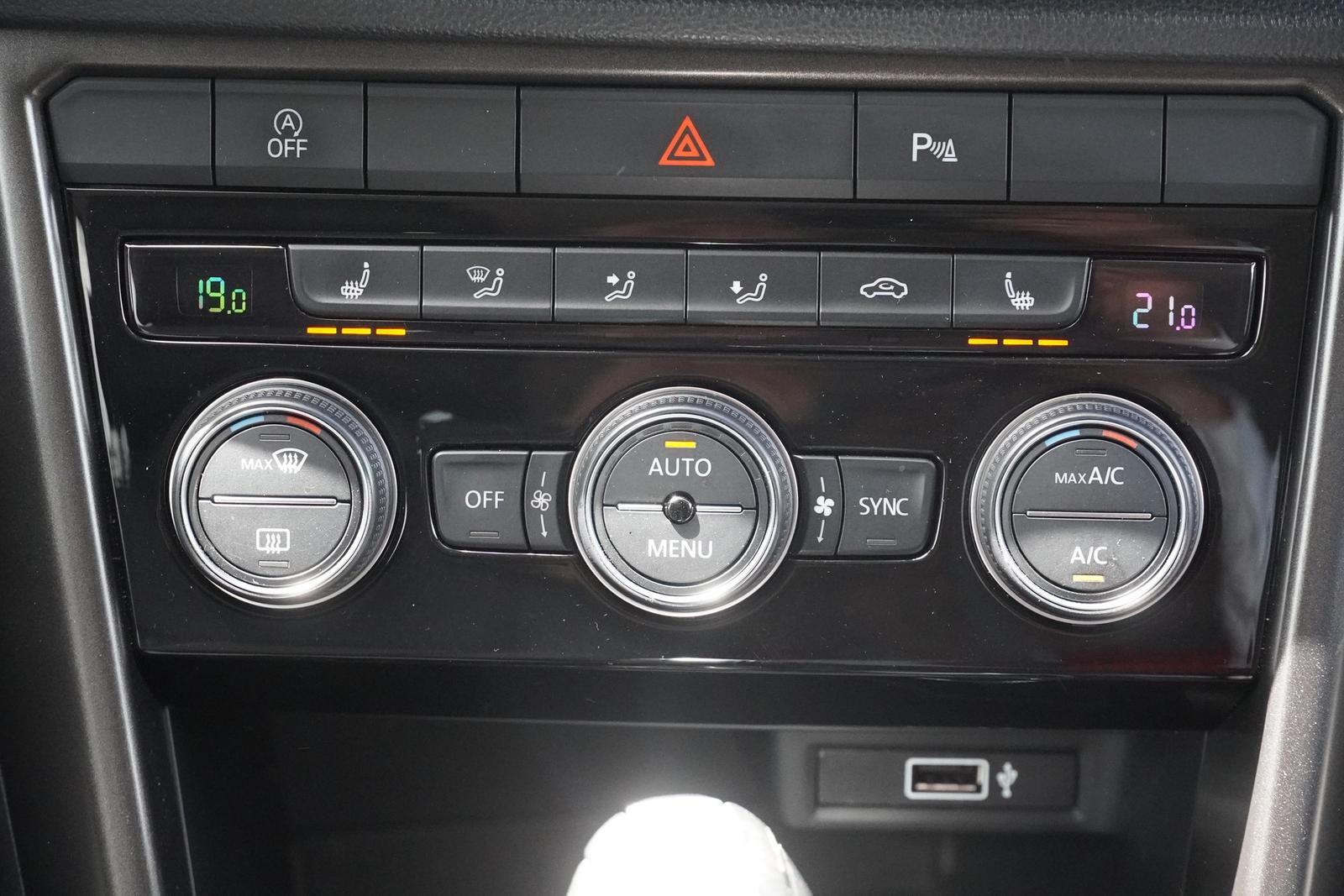 Volkswagen T-Roc 1.5 TSI DSG Style LED Navi AHK ACC PDC