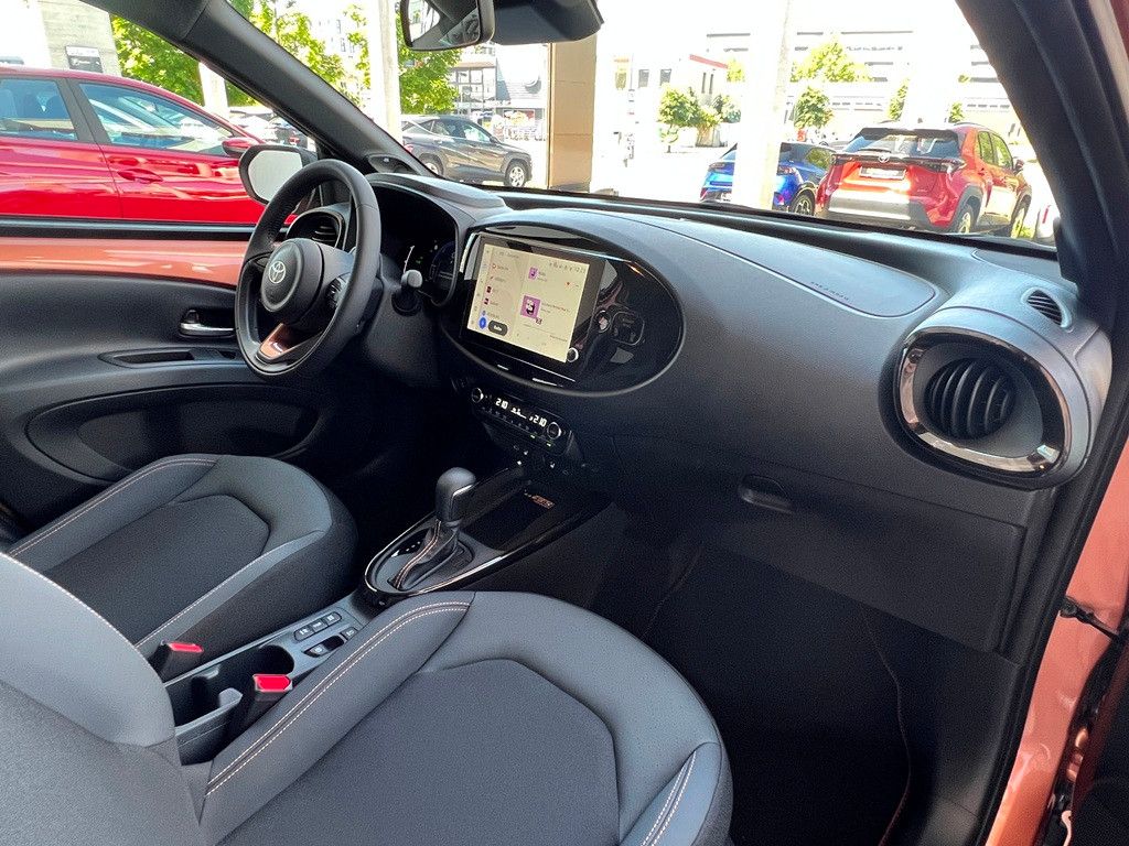 Fahrzeugabbildung Toyota Aygo X Hybrid Lounge PREMIUM-FALTDACH JBL