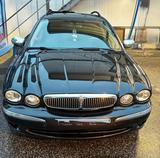 Jaguar X-TYPE Kombi 2,5 Liter - Jaguar X-Type mit Benzin-Antrieb: Automatik