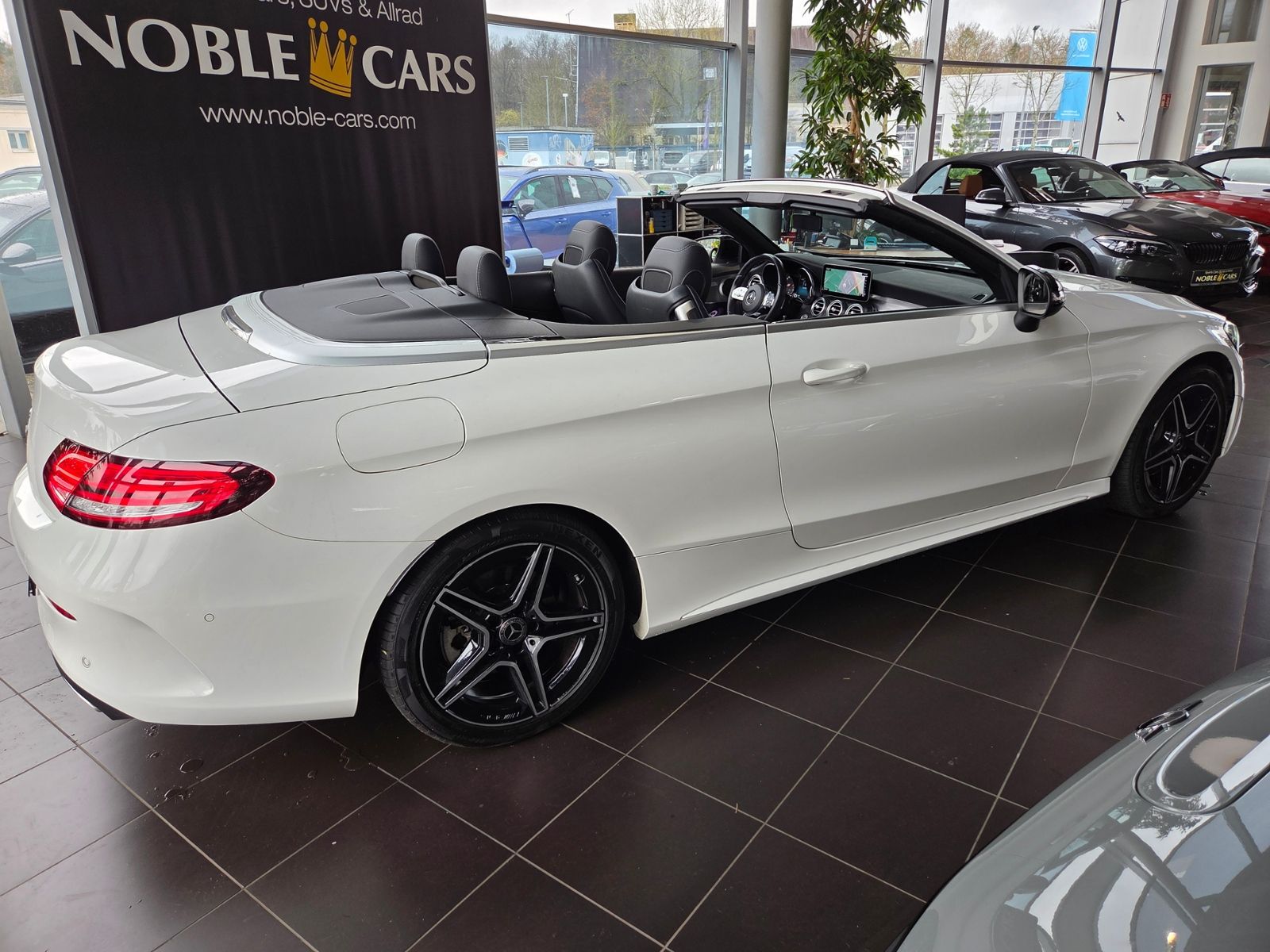 Fahrzeugabbildung Mercedes-Benz C 200 Cabrio AMG LINE NIGHT LED NAV RFK SHZ